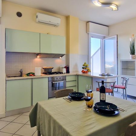 Appartamento Sopra Il Mare Civitanova Marche Bagian luar foto