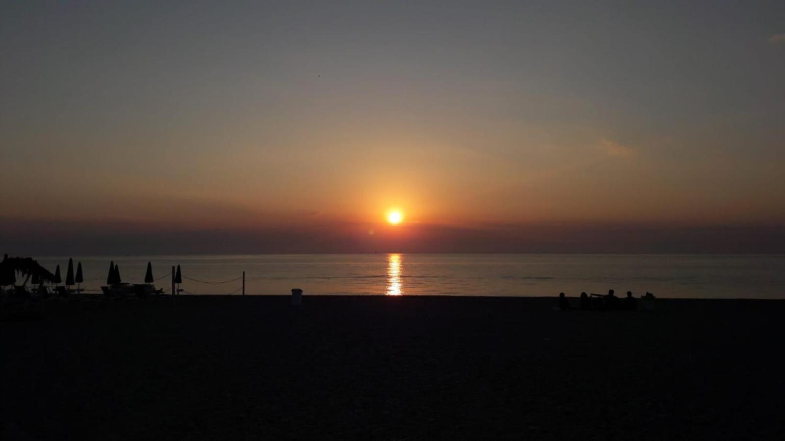Appartamento Sopra Il Mare Civitanova Marche Bagian luar foto